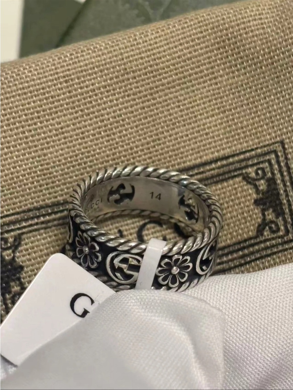 Authentic Gucci Silver Flower & Rope Ring - Picture 6 of 8